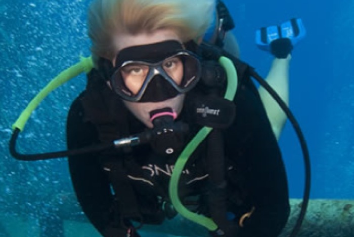 Off The Wall Divers